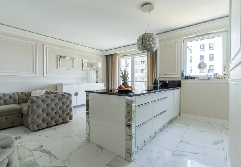 Eleganckie mieszkanie-duży balkon10 minut do Morza