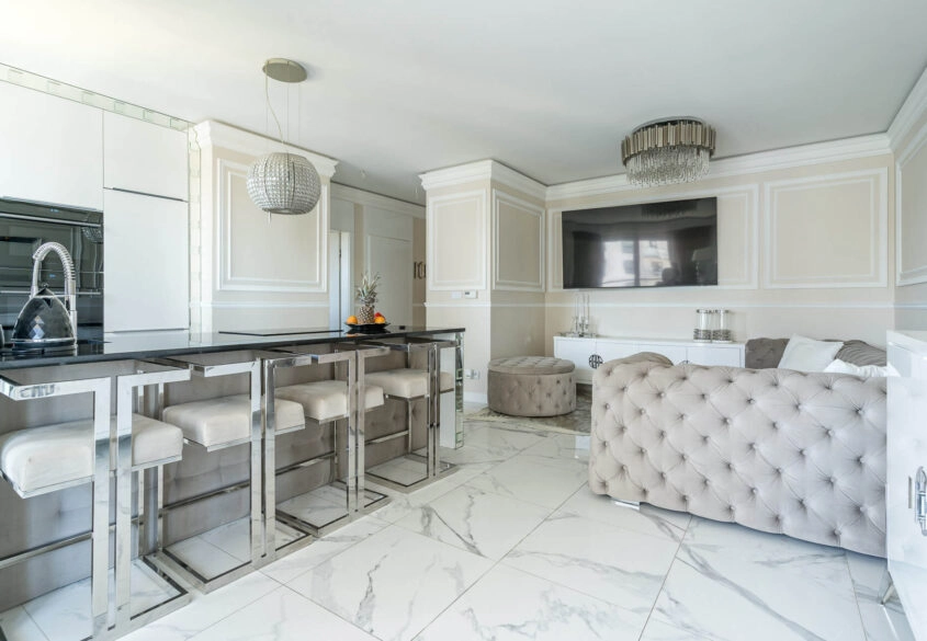 Eleganckie mieszkanie-duży balkon10 minut do Morza
