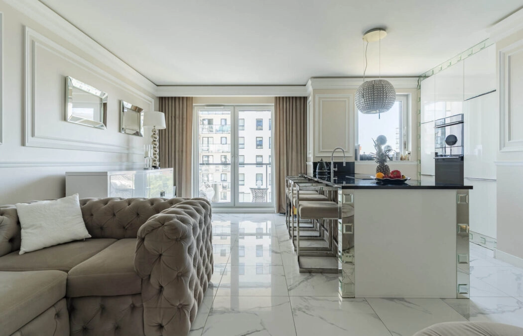 Eleganckie mieszkanie-duży balkon10 minut do Morza