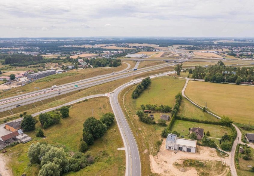 Działka usługowo-produkcyjna tuż przy trasie S6.