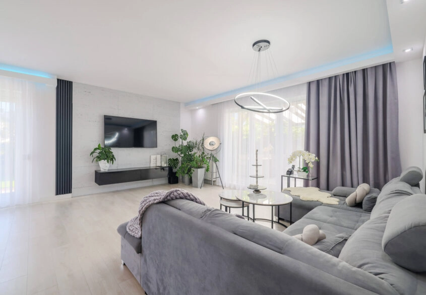 Komfort apartamentu, przestrzeń domu – duży ogród