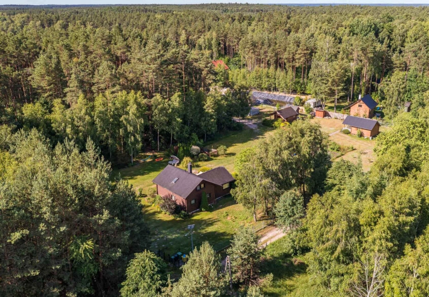 1,5 ha Bory Tucholskie! Dom całoroczny + 2 domki!