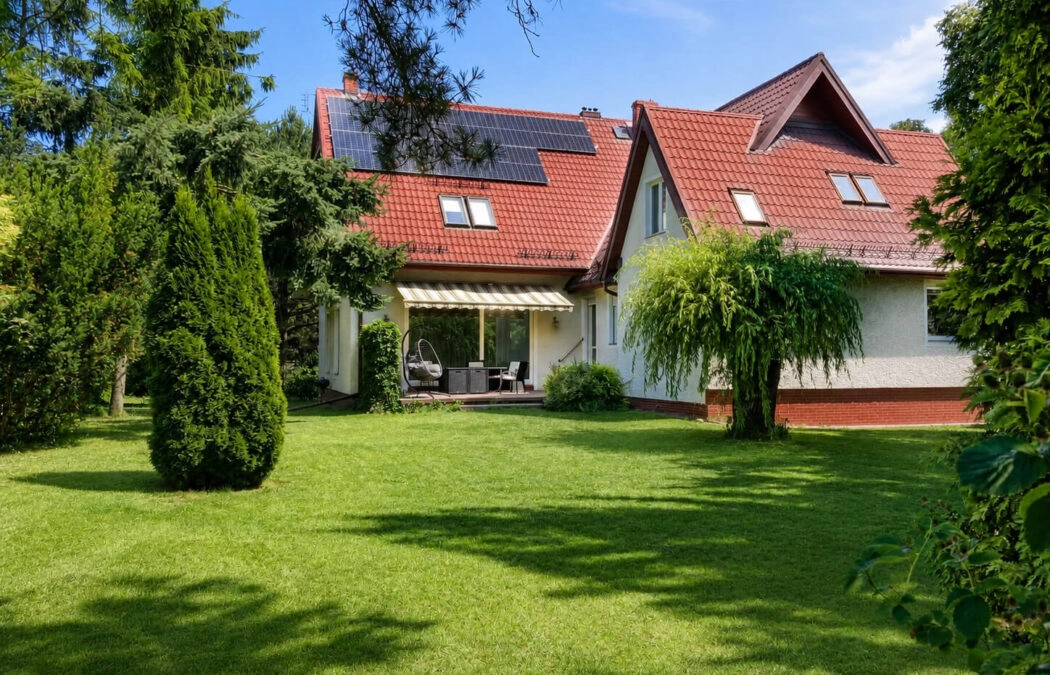 Dom wolnostojący na dużej działce