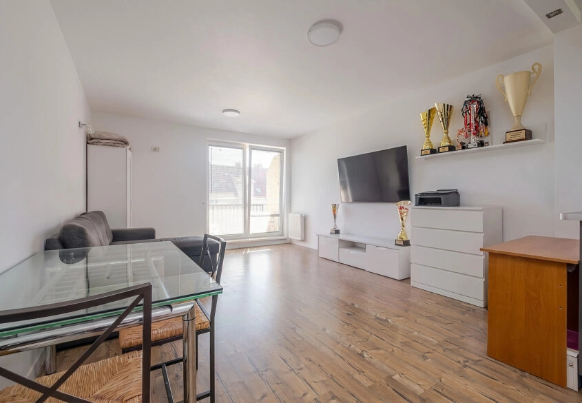 Świeże 3 pokoje | Niski czynsz 800zł | 2 piwnice!