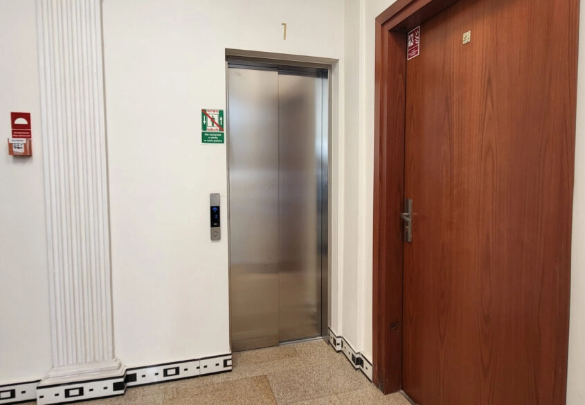 Biuro 102m2 na Świętojańskiej