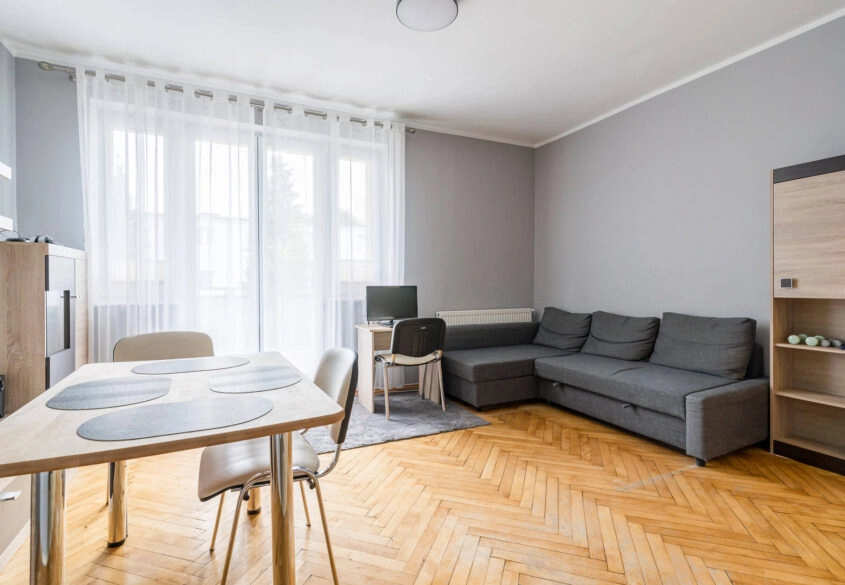 Gdynia Witomino,PARTER, 2 pokoje, balkon, piwnica.