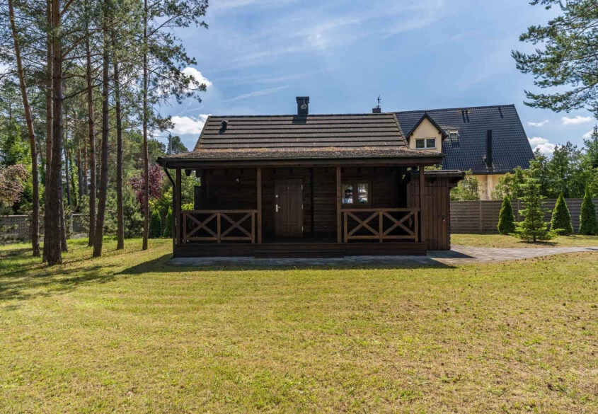 Dwa domy na działce 1823 m² – gotowa inwestycja