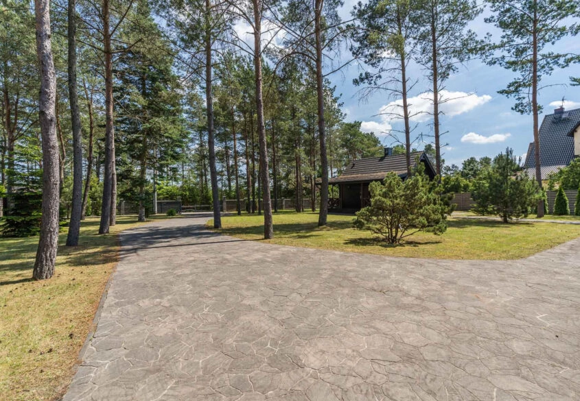 Dwa domy na działce 1823 m² – gotowa inwestycja