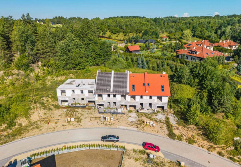 Czwarty od prawej! Widok na jezioro! Od zaraz!