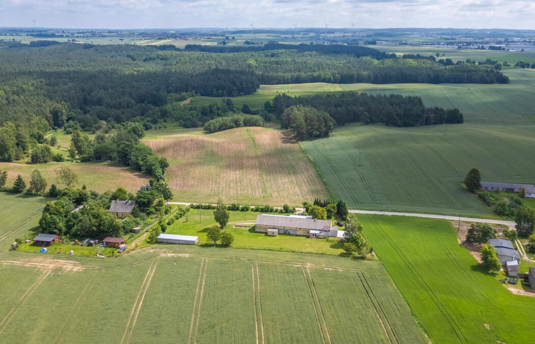 Obiekt gospodarczy 800 m2 na dużej działce 5300m2