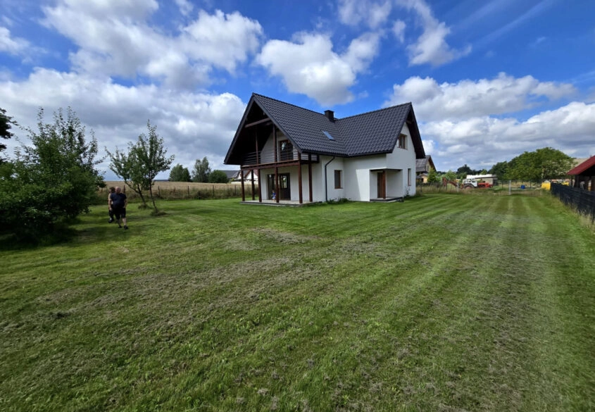 Dom wolnostojący z działką 1100 m2