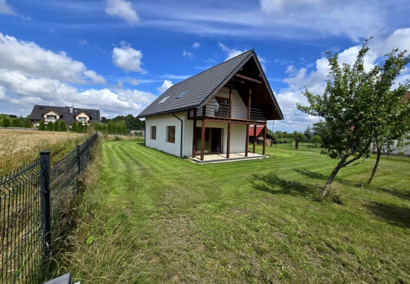 Dom wolnostojący z działką 1100 m2