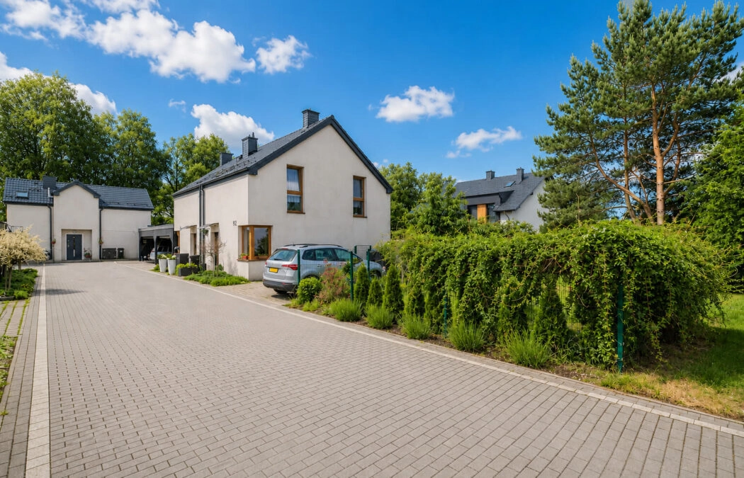 Dom bliźniak 4 pok z ogródkiem 250m2
