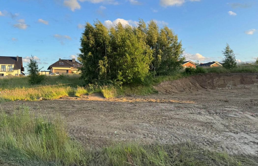 Płaska, słoneczny ogród, w pobliżu las i jezioro!