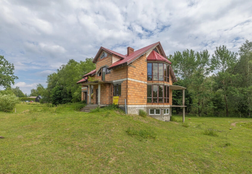 Dom ze Stawem- działka 5003m2 + 2,6ha lasu!