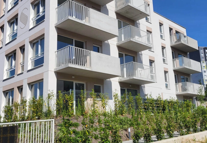 4 pokoje, balkon, hala garażowa, komórka