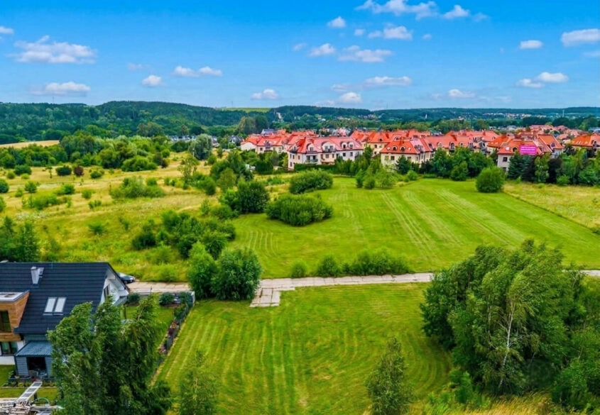 Płaska, słoneczny ogród, w pobliżu las i jezioro!