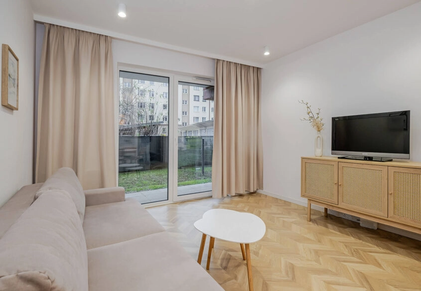 od 1.09- Apartament z ogrodem! Bez prowizji