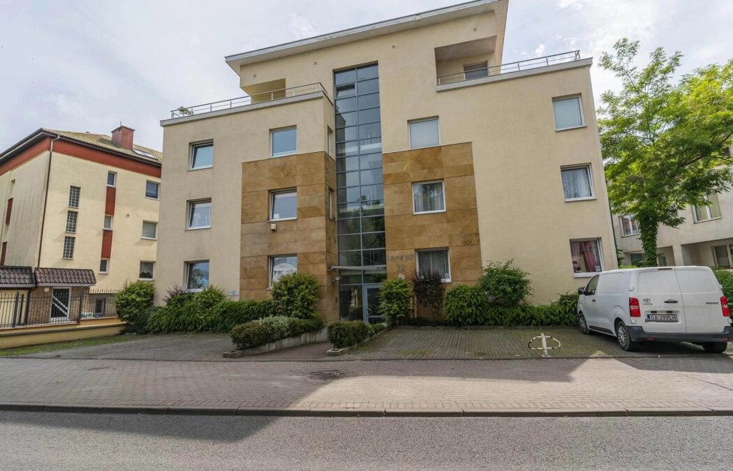 Kawalerka 25 m² z balkonem 8 m² miejsce postojowe