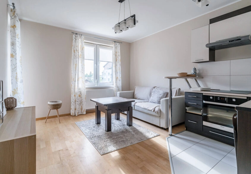 Bardzo niskie opłaty | Odświeżone | Duży balkon