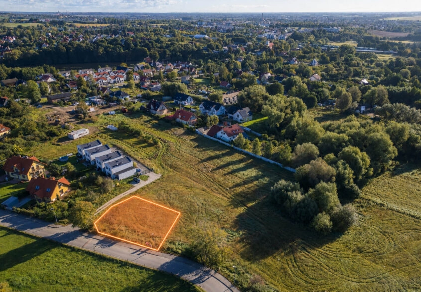 Malownicza działka mieszkaniowo-usługowa 974 m2 !