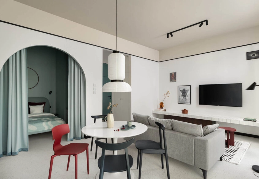 Designerskie mieszkanie z ogrókiem i halą garażową