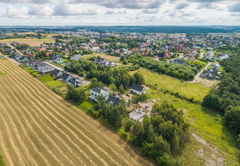 Dom dwulokalowy w pięknej okolicy.