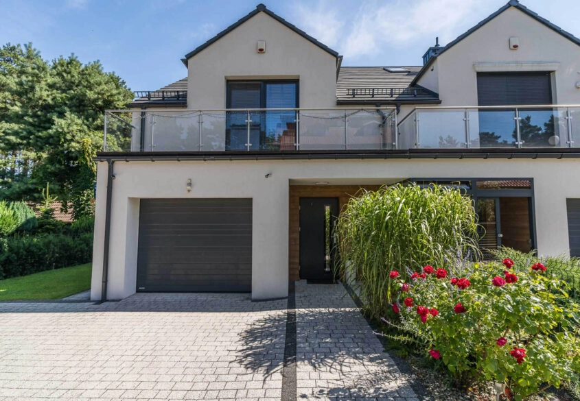 Dom w sąsiedztwie lasu, wysoki standard - Mosty