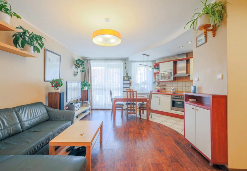 Dwupoziomowe 80,7 m², 4 pokoje, Fikakowo, Balkon