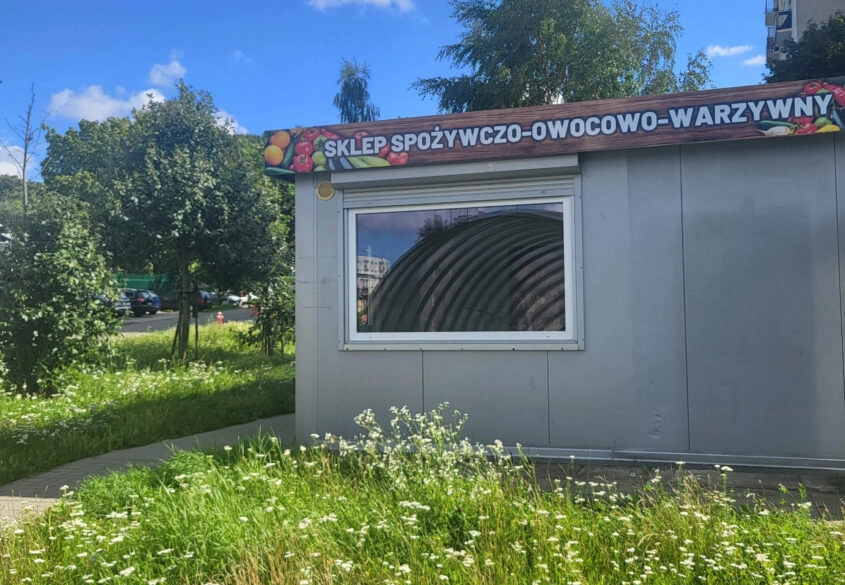 WOLNOSTOJĄCY LOKAL HANDLOWO-USŁUGOWY NA SPRZEDAŻ