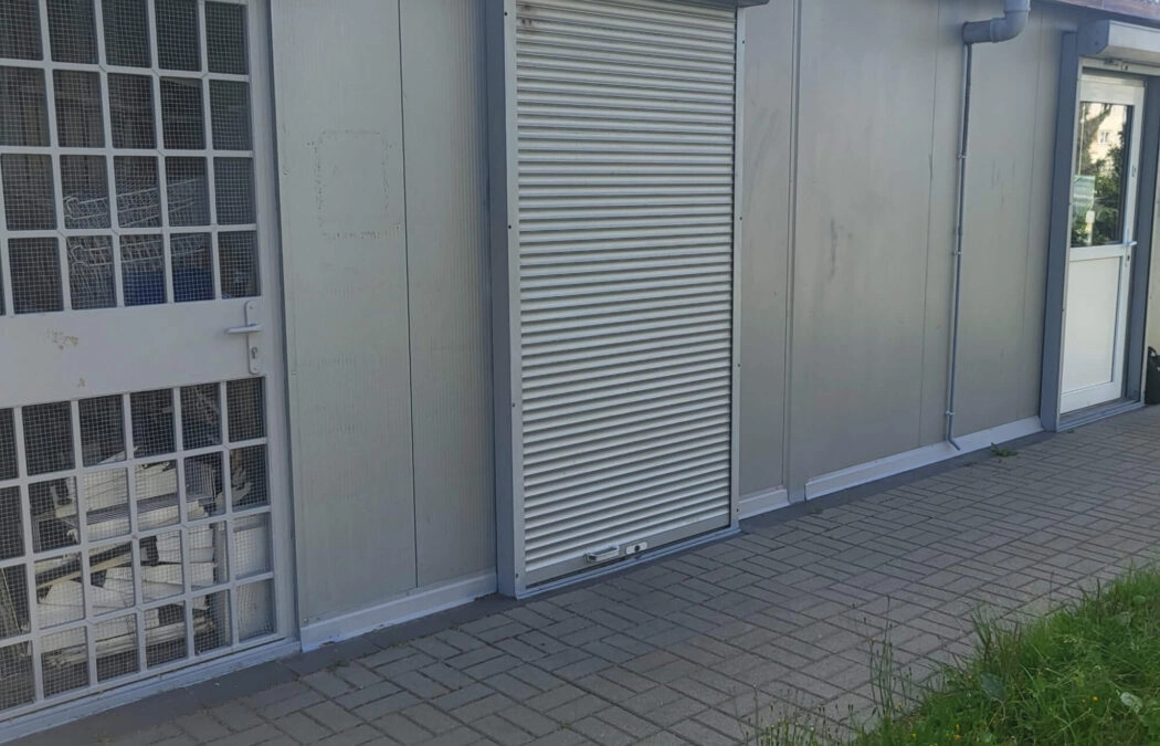 WOLNOSTOJĄCY LOKAL HANDLOWO-USŁUGOWY NA SPRZEDAŻ