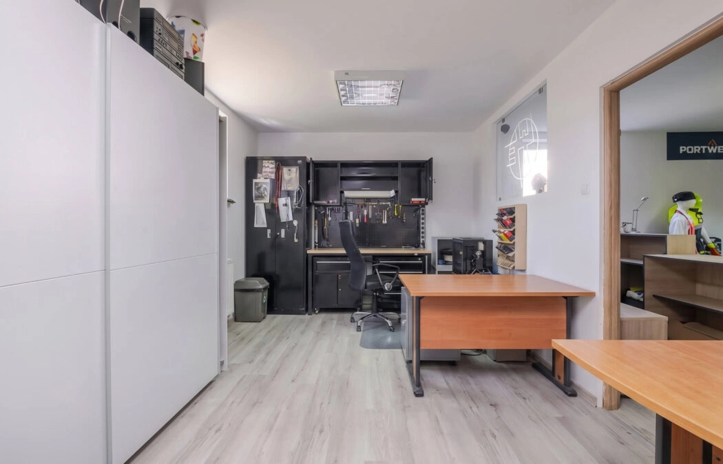 Atrakcyjny lokal usługowy z parkingiem | 80,54 m²