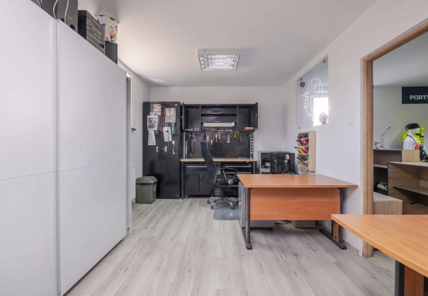 Atrakcyjny lokal usługowy z parkingiem | 80,54 m²