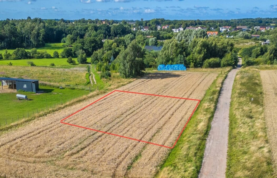 Działka usługowo mieszkaniowa blisko zatoki!
