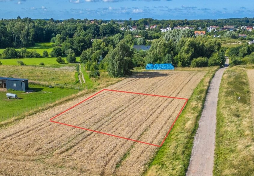 Działka usługowo mieszkaniowa blisko zatoki!