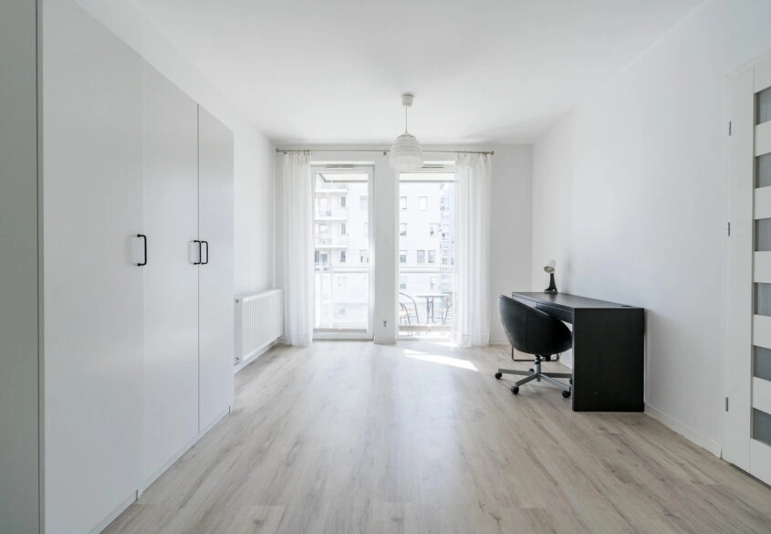Garaż | Piwnica | Ustawne 2 Pokoje | Balkon