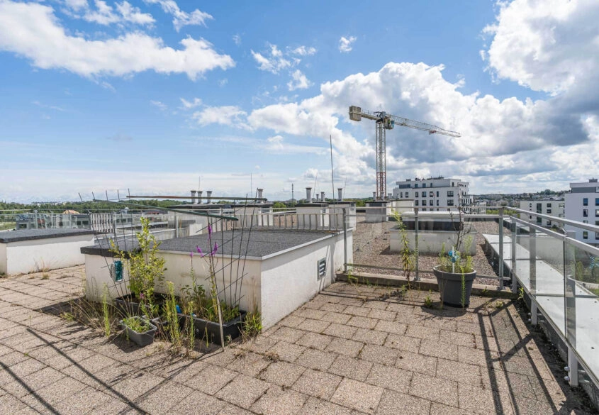 Trójstronne | Sufit 2,8 | Taras 56m | 2 msc w hali