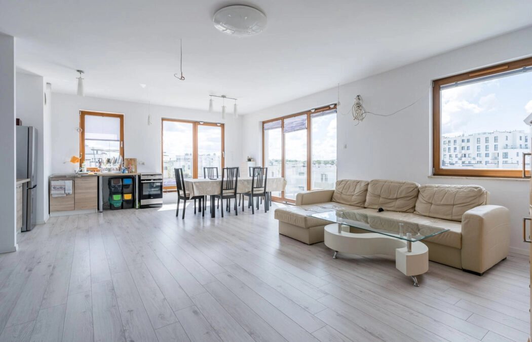 Trójstronne | Sufit 2,8 | Taras 56m | 2 msc w hali