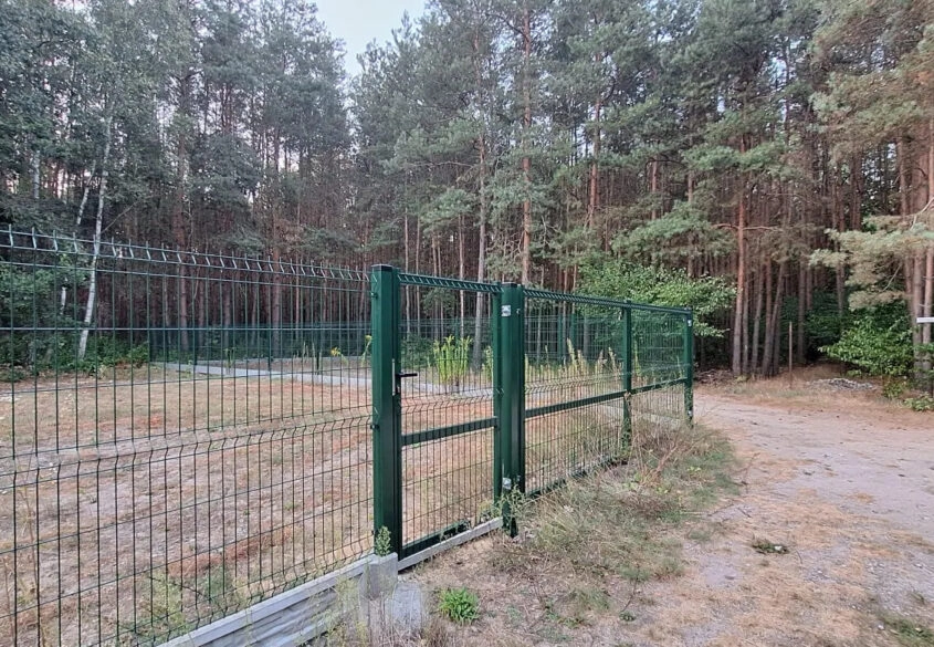 Duża działka 30 km od Warszawy z prywatnym lasem