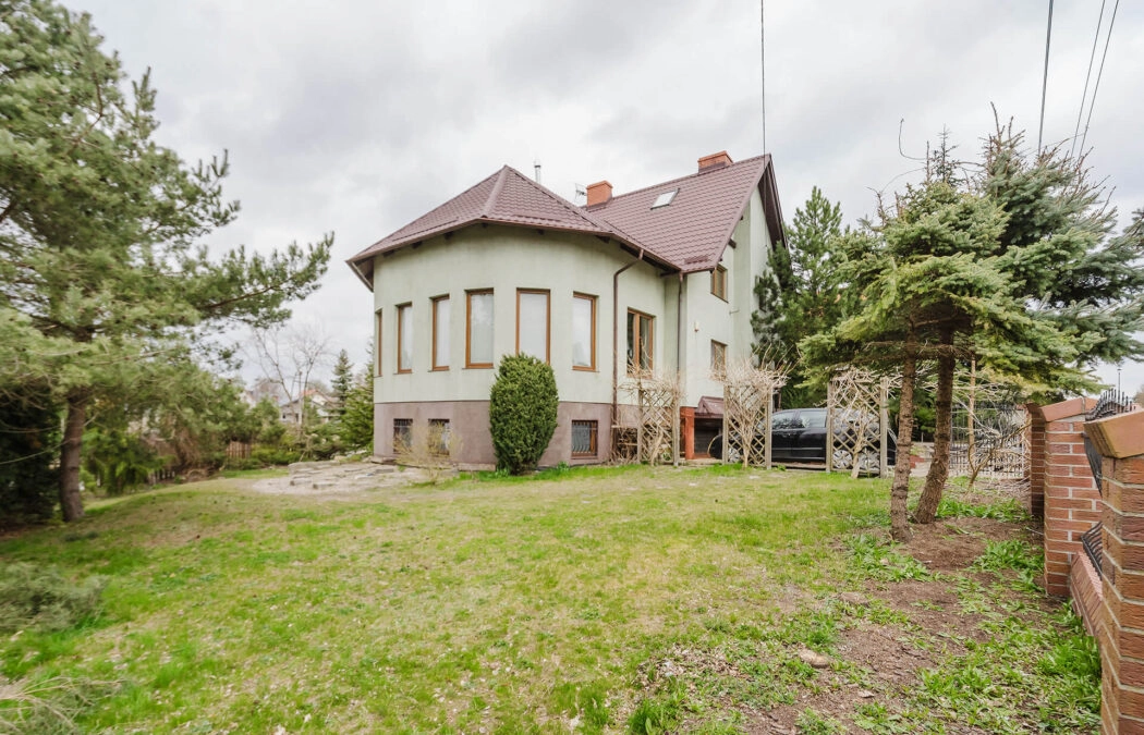 Dom wolnostojący 150 m2 pow. uż. na działce 916 m2