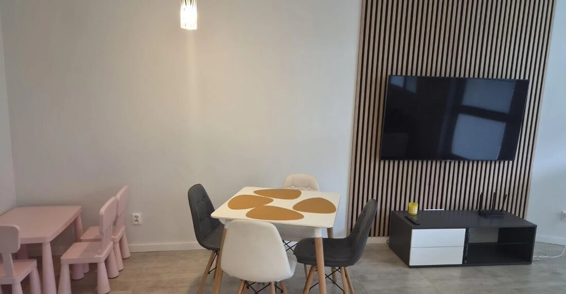 Apartamentowiec otoczony lasem 1km od plaży!