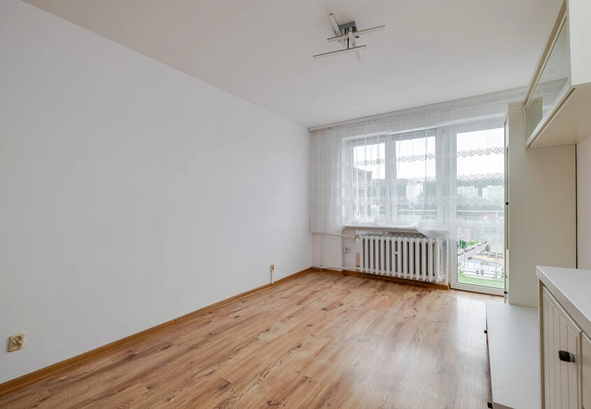 10 piętro | Balkon od południa | Odświeżone