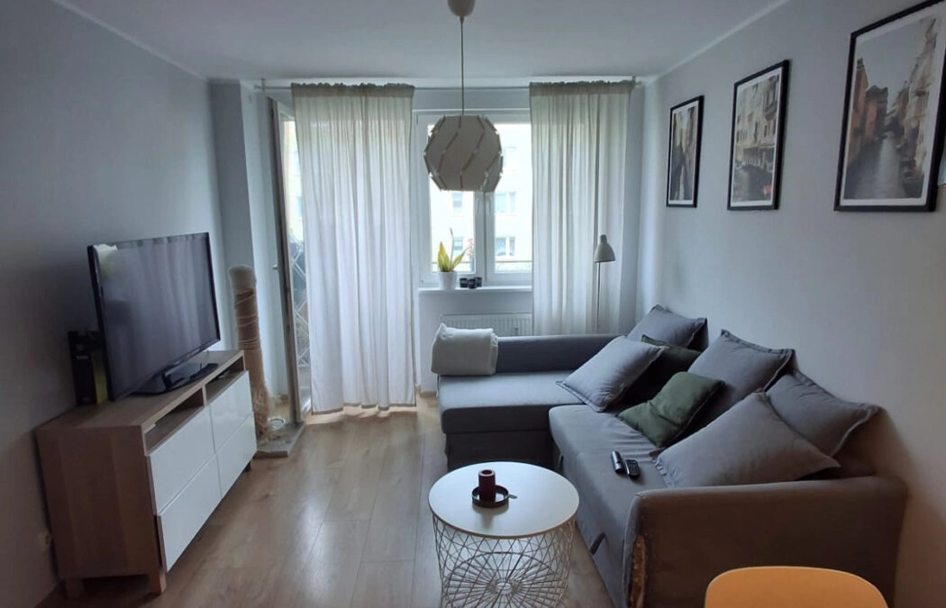 3 pokoje | 1 piętro | Balkon | Blisko SKM