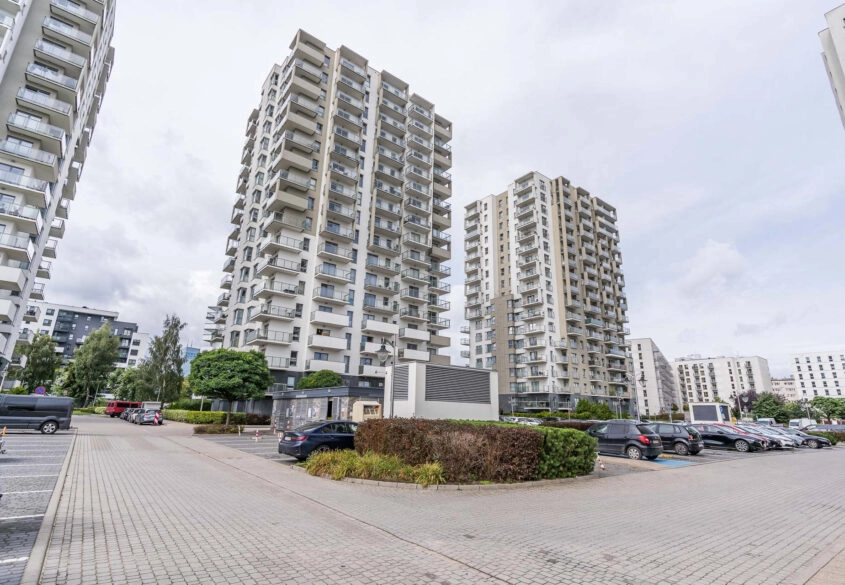 2 pokoje Albatross Towers z miejscem w hali