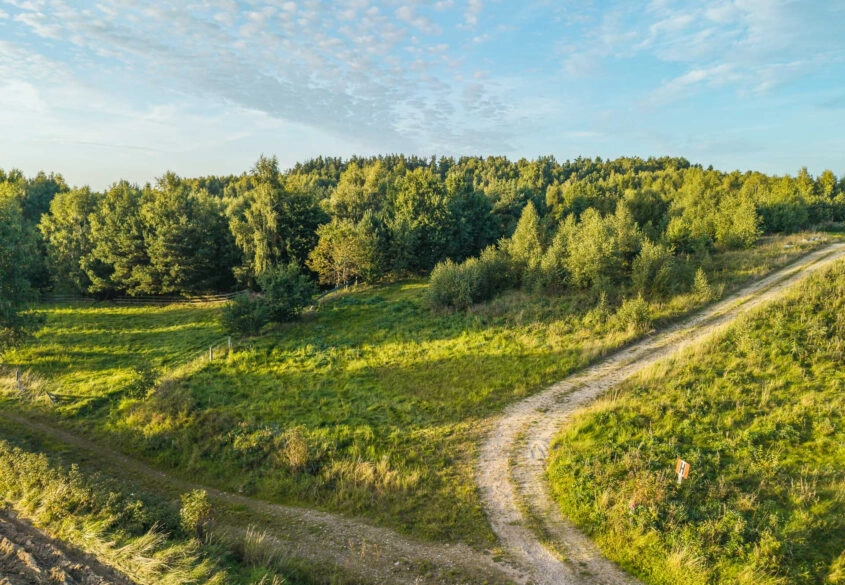 Na wzniesieniu | Droga gminna I Prąd I Woda