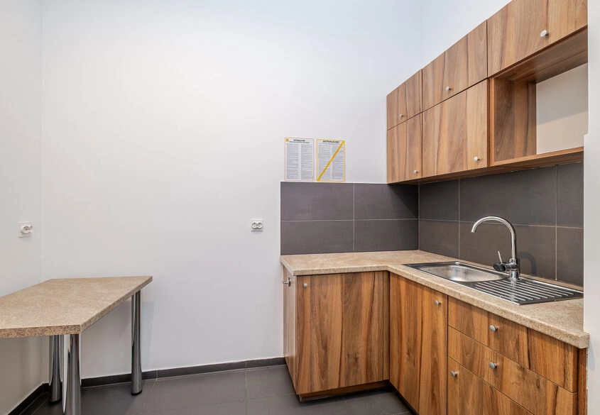 3 min do SKM Wrzeszcz! Duży lokal-parter,balkon
