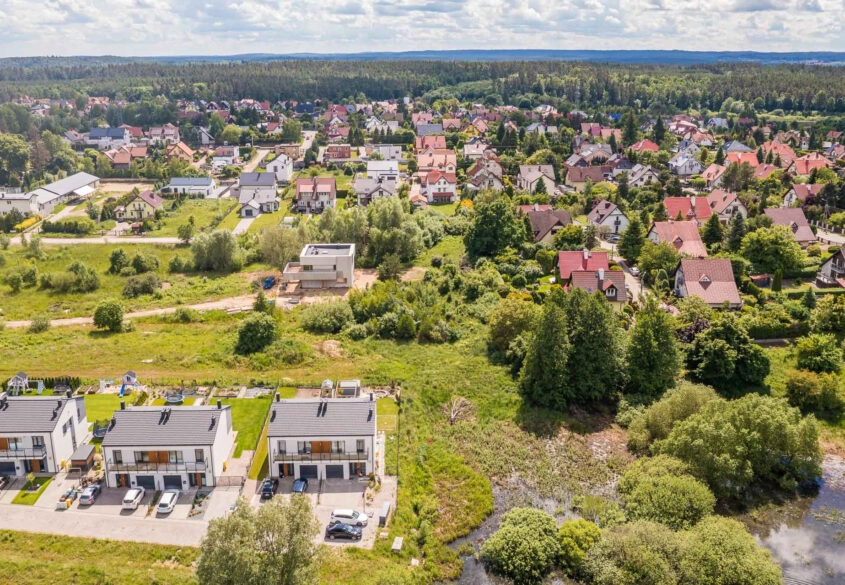 Działka mieszkaniowo-usługowa 5660 m2 w Kiełpinie