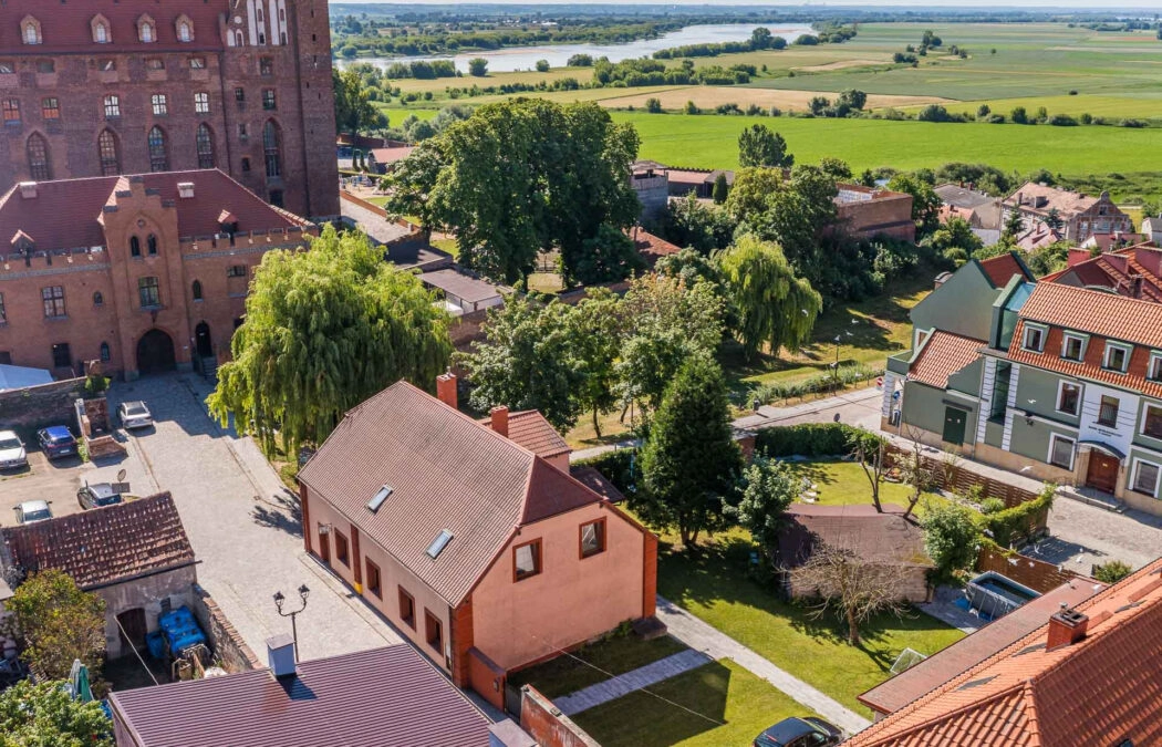 Dom przy Zamku w Gniewie| działka 1033 m²