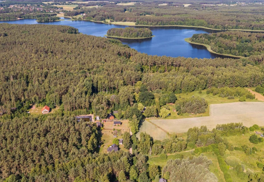 1,5 ha Bory Tucholskie! Dom całoroczny + 2 domki!