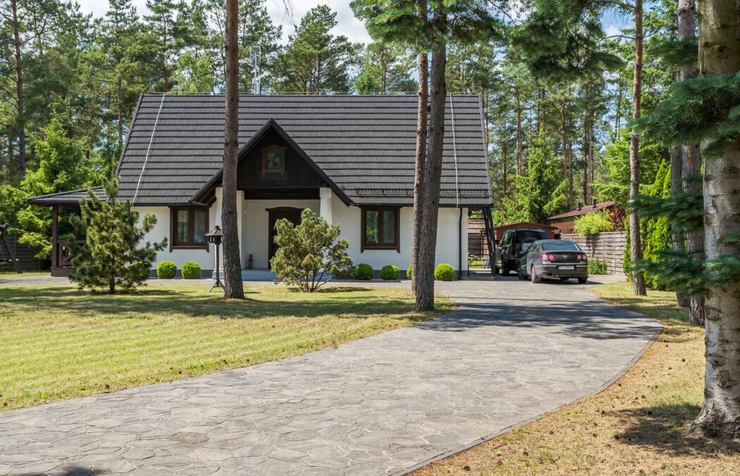 Dwa domy na działce 1823 m² – gotowa inwestycja
